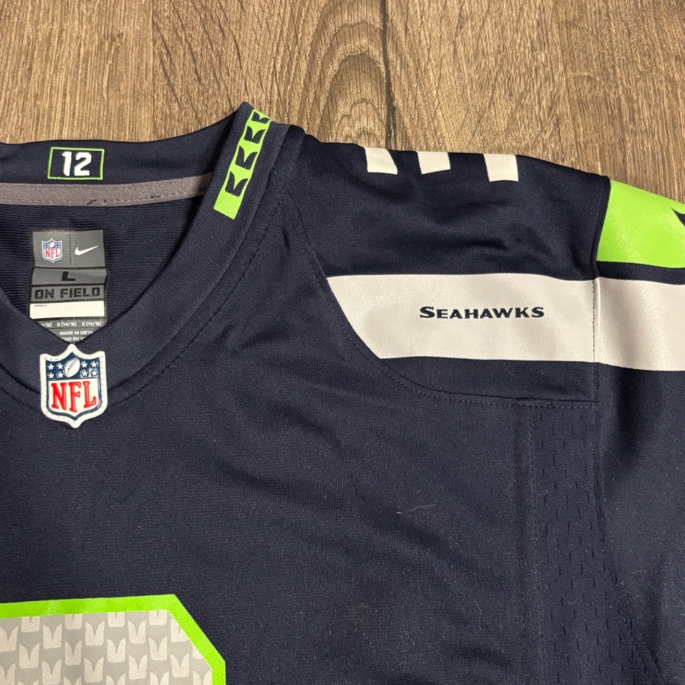 NFL Nike On Field Russell Wilson #3 Seattle Seahawks Youth Large Game Jersey - Picture 4 of 10